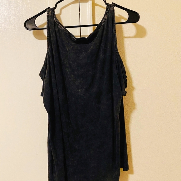 🎸Guns and Roses Top🎸 - Picture 2 of 2